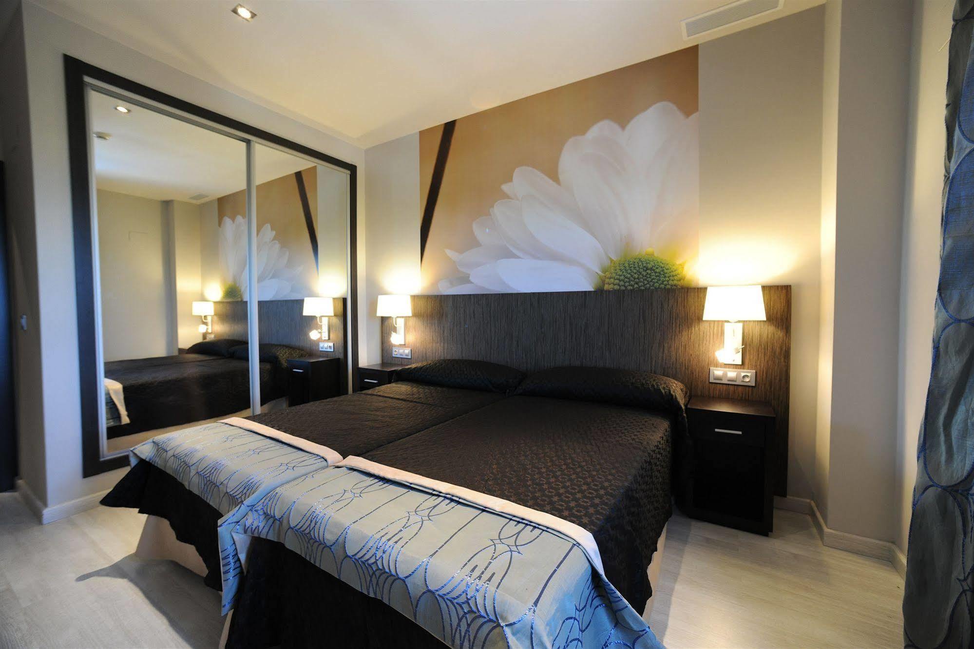 Leo Deluxe Punta Umbria (Adults Only) Apartment Exterior foto